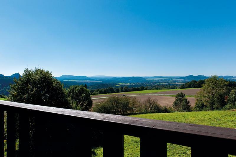Panorama-Apartments Weinberghaus Mittelndorf Luaran gambar