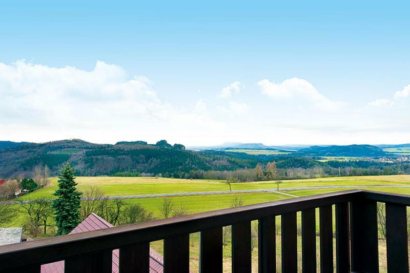 Panorama-Apartments Weinberghaus Mittelndorf Luaran gambar